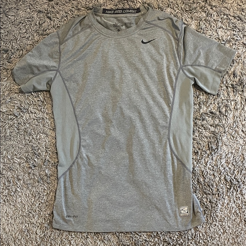 Nike Men's Light Gray Pro Combat Tee